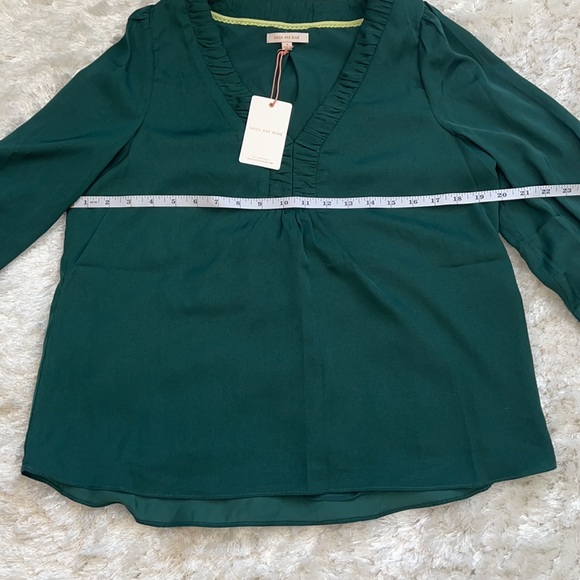 Skies are Blue Green Blouse - Picture 5 of 5